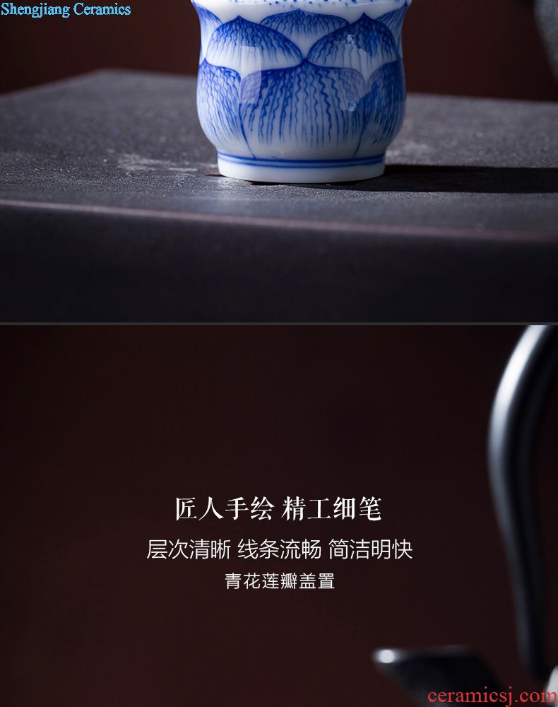 The big blue and white landscape bell cup teacups hand-painted ceramic kung fu master cup sample tea cup single cups of jingdezhen tea service