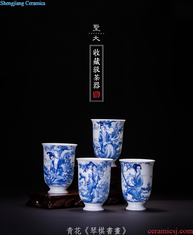 The big Hand painted blue and white chrysanthemum butterfly tattoo master cup of jingdezhen ceramic cup of pure manual kung fu tea sample tea cup