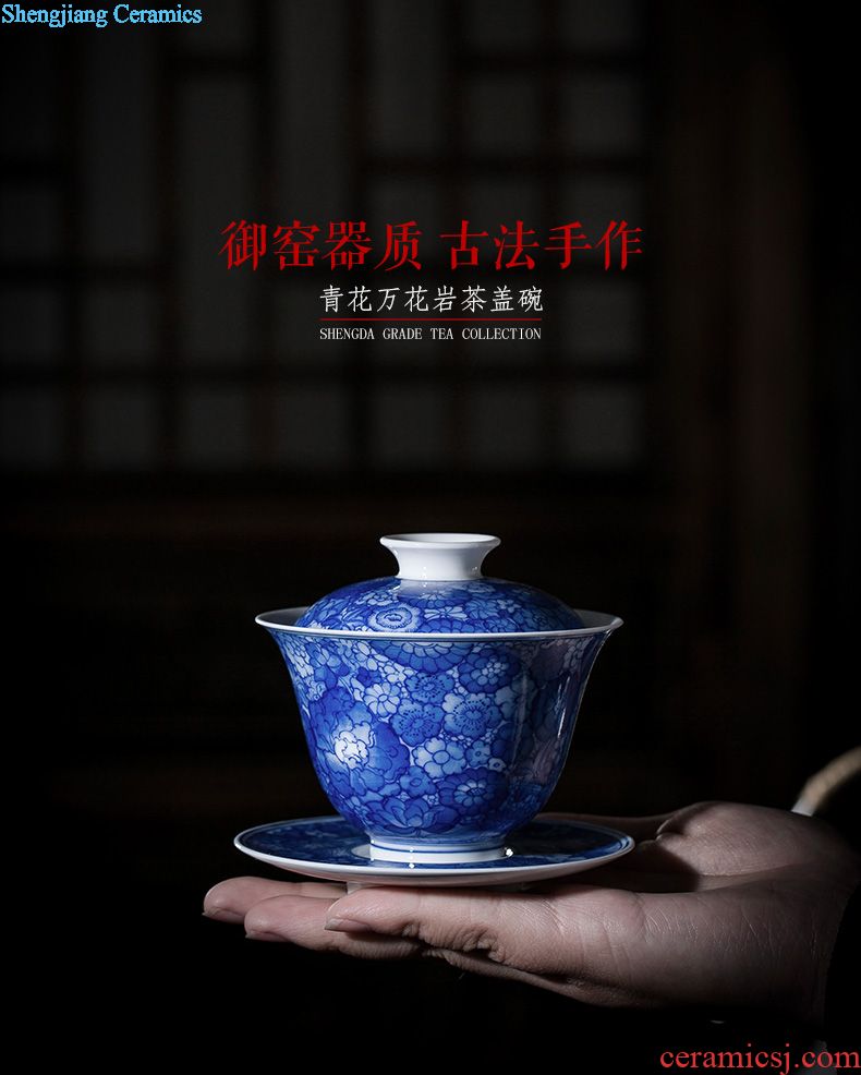 The big three red colour is blue and white alum tureen teacups hand-painted ceramic tea out of the water bowl of jingdezhen tea service