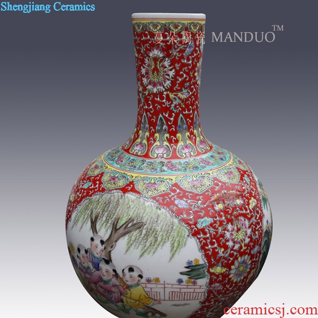 Jingdezhen manual painting of flowers and birds famille rose decoration vase elegant Chinese style lively living room furnishings vase