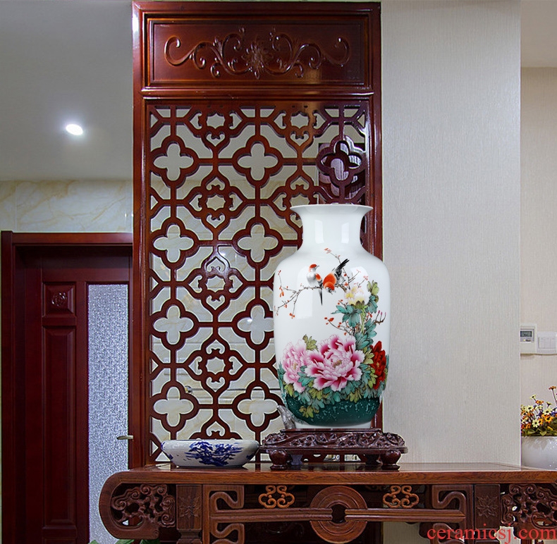 Jingdezhen ceramic powder enamel vase peony hand-painted Chinese sitting room porch rich ancient frame TV ark adornment furnishing articles