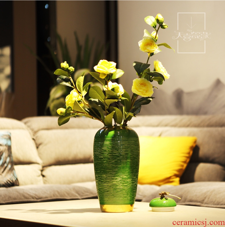 American light luxury ceramic vase furnishing articles living room table European household soft outfit is placed between example flower decorations