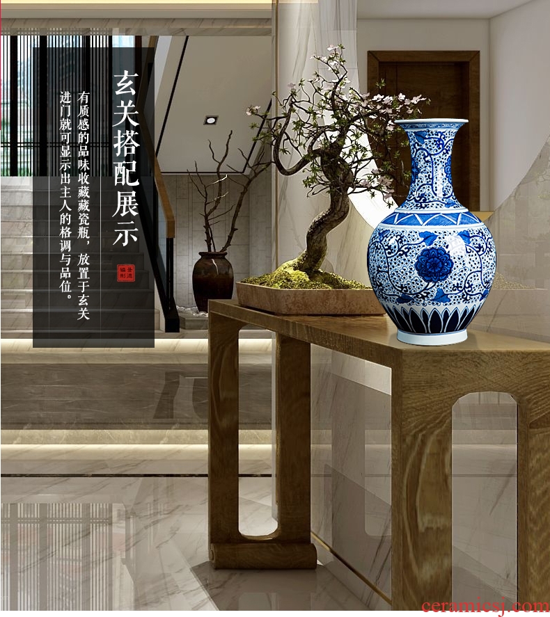 Jingdezhen ceramics high-grade hand-painted antique blue and white porcelain vases, furnishing articles sitting room home decoration handicraft decoration