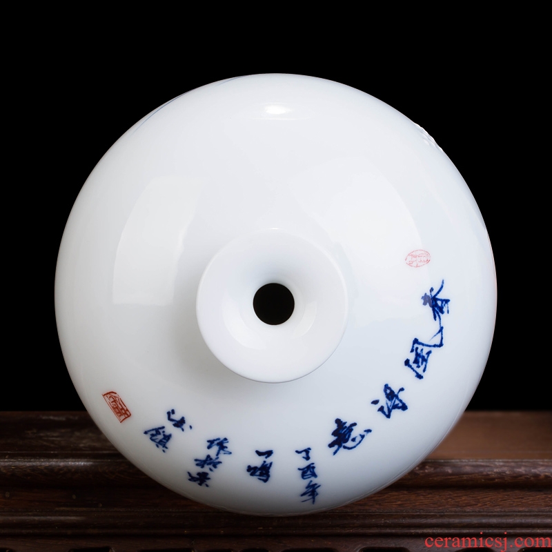 Master of jingdezhen ceramics hand-painted large blue and white porcelain vase Chinese wine porch sitting room adornment is placed
