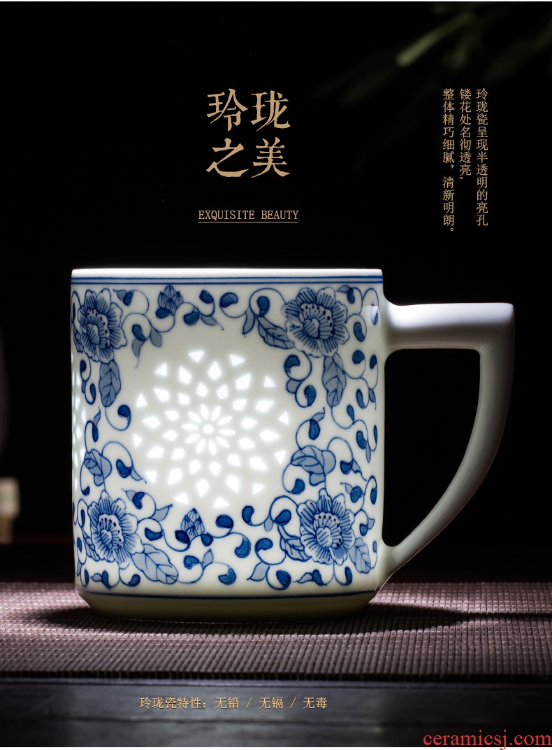 Is rhyme of jingdezhen blue and white and exquisite glaze ceramic cup hand-painted color tea cup work under the boss gift cup China cups