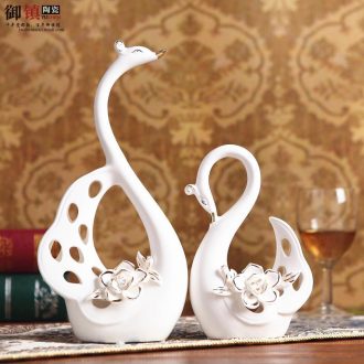 Modern home furnishing articles creative household ceramics handicraft accessories wine cabinet TV ark porch shoe decoration in the study