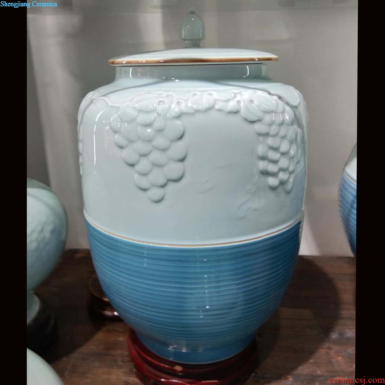 Jingdezhen 25 kg environmental protection high-grade watermelon cover ceramic storage tank practical household porcelain cover tank storage pickle jar