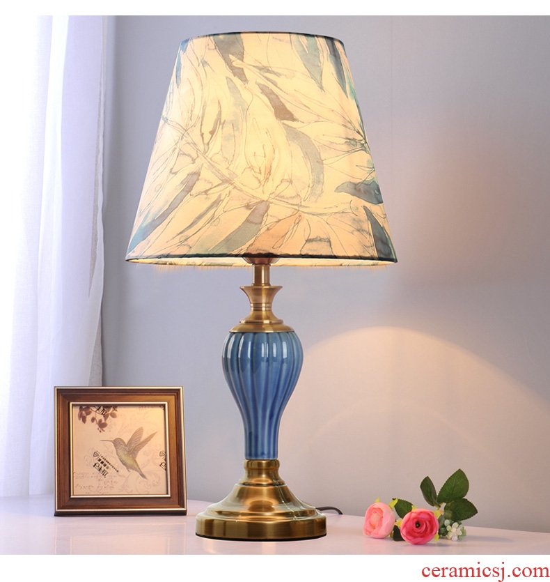 Modern American simple light ceramic desk lamp of bedroom the head of a bed new romantic warmth of remote control of household adornment lamps and lanterns