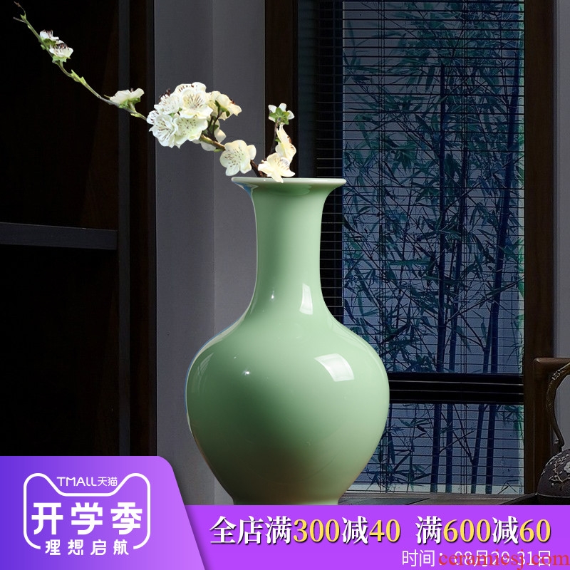 Jingdezhen ceramics antique vase pea green glaze furnishing articles flower arrangement sitting room of Chinese style household decoration decoration process