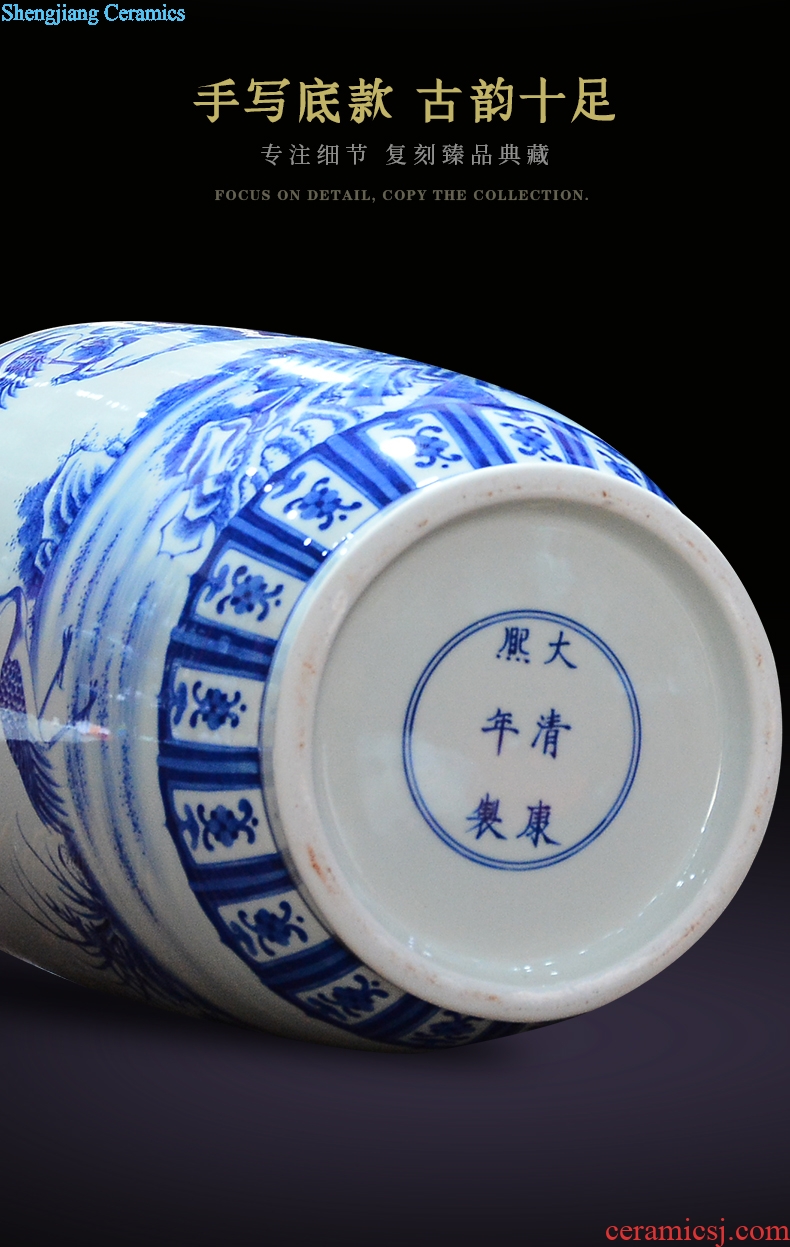 Jingdezhen ceramics imitation qing qianlong hand-painted pine crane prolong vase of blue and white porcelain Chinese sitting room adornment is placed