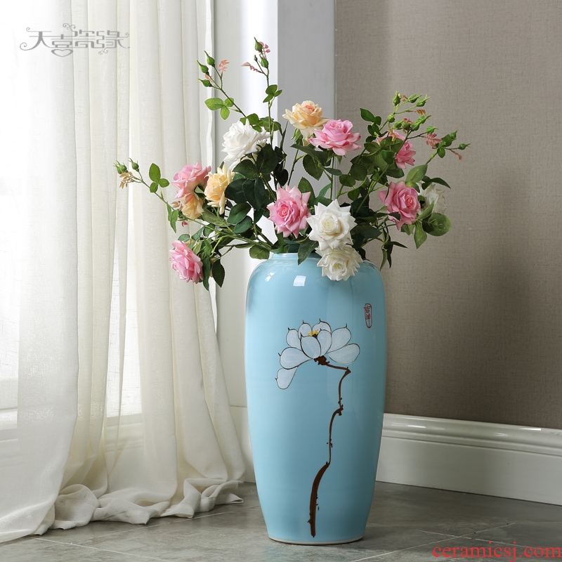 Jingdezhen hand-painted ceramic vase landing modern creative home sitting room TV ark flower arranging, adornment is placed