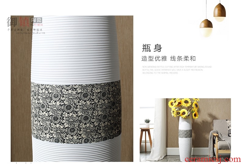 Jingdezhen white big Chinese style to decorate the living room ceramic vase landing simulation suits high dry flower hydroponics furnishing articles
