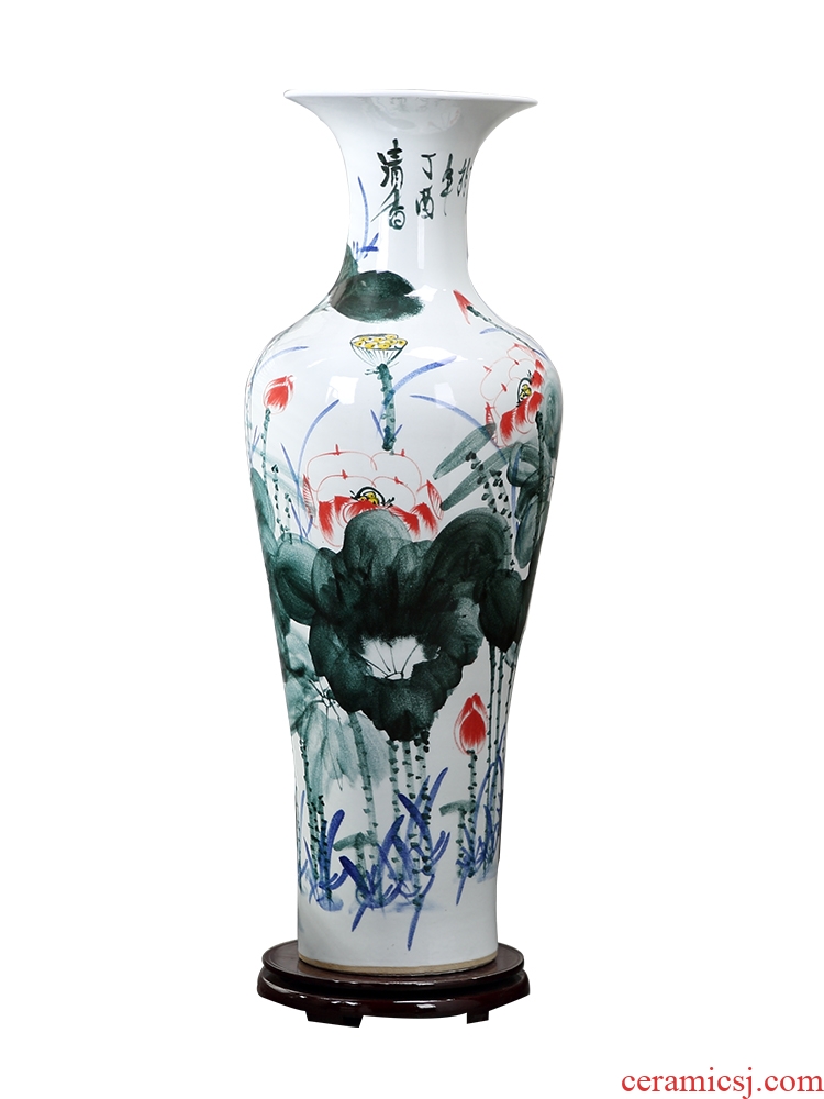 Jingdezhen ceramics of large vases, hand-painted potted european-style flower arrangement sitting room adornment is placed in porch sweets