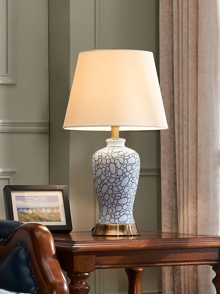 American blue blue and white porcelain ceramic desk lamp creative hand-painted the sitting room is contracted and contemporary bedroom berth lamp example room