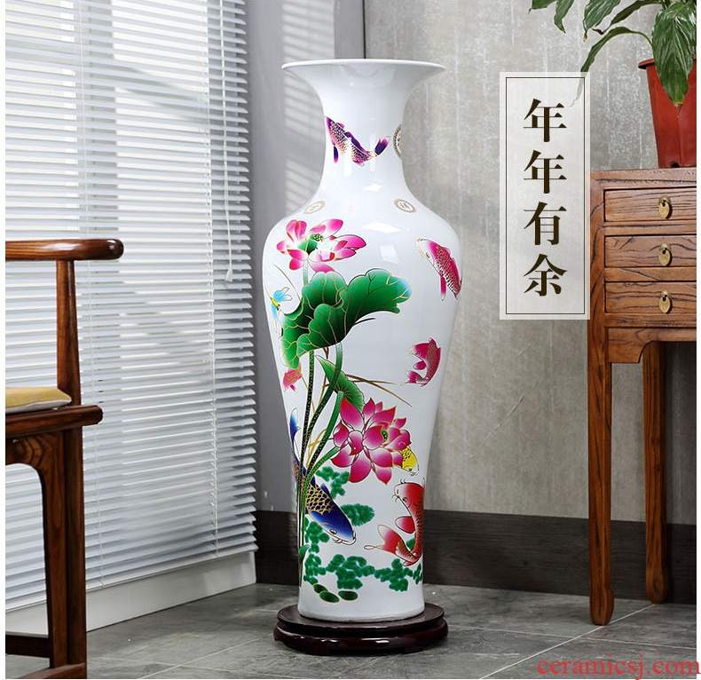 Jingdezhen ceramics of large vases, hand-painted potted european-style flower arrangement sitting room adornment is placed in porch sweets