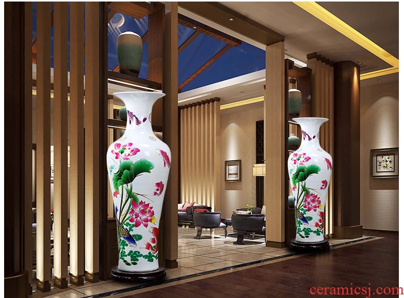 Jingdezhen ceramics of large vases, hand-painted potted european-style flower arrangement sitting room adornment is placed in porch sweets