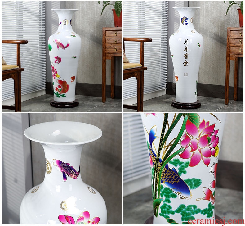 Jingdezhen ceramics of large vases, hand-painted potted european-style flower arrangement sitting room adornment is placed in porch sweets