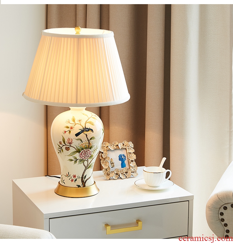Ceramic lamp light new Chinese American pastoral Europe type restoring ancient ways of bedroom the head of a bed household sweet full copper sitting room desk lamp