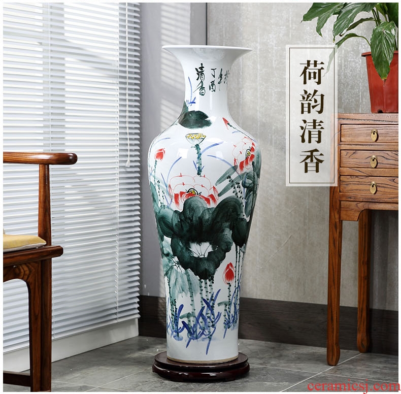 Jingdezhen ceramics of large vases, hand-painted potted european-style flower arrangement sitting room adornment is placed in porch sweets