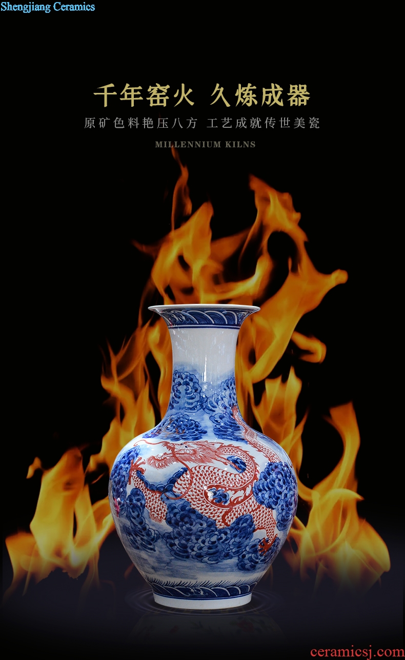 Jingdezhen ceramics imitation qing qianlong hand-painted dragon pattern of blue and white porcelain bottle of new Chinese style sitting room adornment is placed