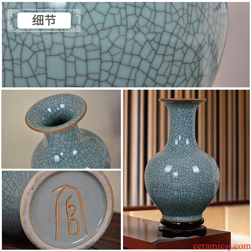 Archaize of jingdezhen ceramics kiln blue and white porcelain vases, flower arrangement of Chinese style classical home sitting room adornment is placed