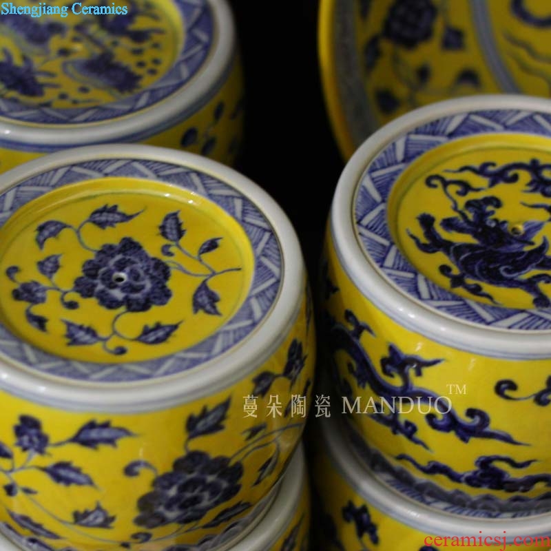 Yellow XuanDeLong grain and grain for cricket cans dragon grain yellow hand-painted porcelain cricket cans