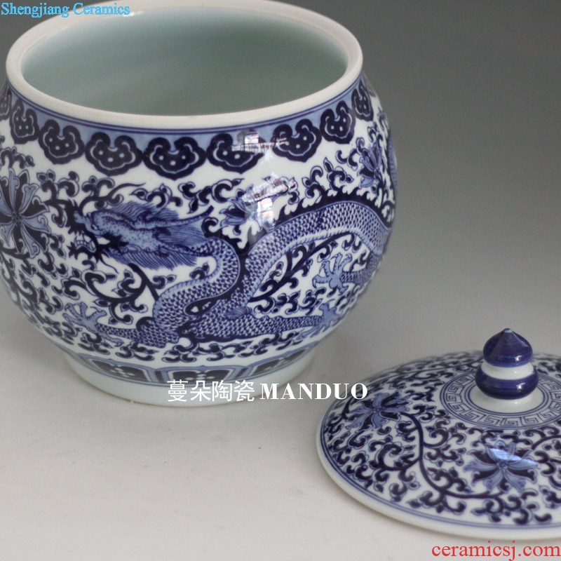 Hand painted blue and white porcelain porcelain cover pot green rice jar of peanut soy pot a large tea pot rice