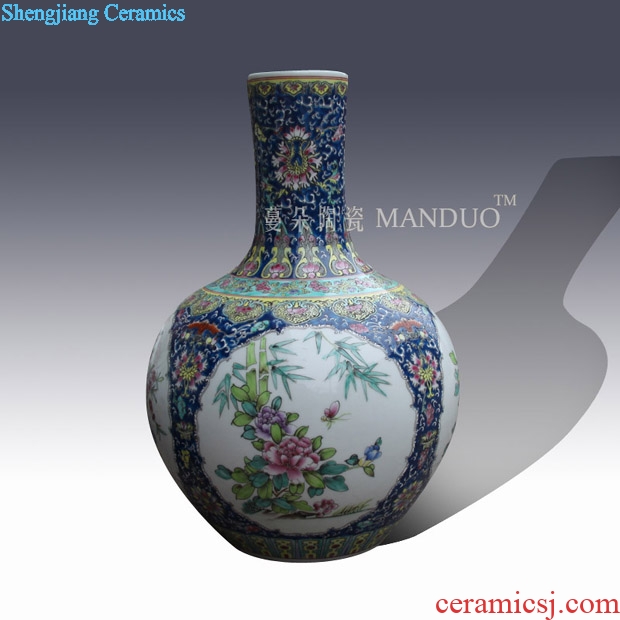 Jingdezhen manual painting of flowers and birds famille rose decoration vase elegant Chinese style lively living room furnishings vase