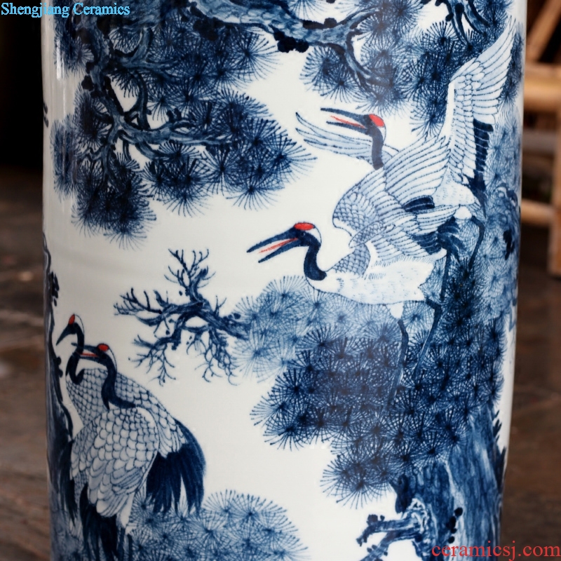 Blue and white porcelain of jingdezhen ceramic hand-painted pine crane live ground quiver sitting room of Chinese style household furnishing articles and calligraphy cylinder