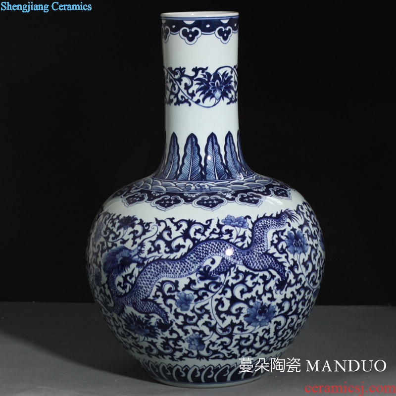 Longfeng grain blue and white tree hand-painted hand-painted longfeng grain blue and white porcelain vase atmosphere