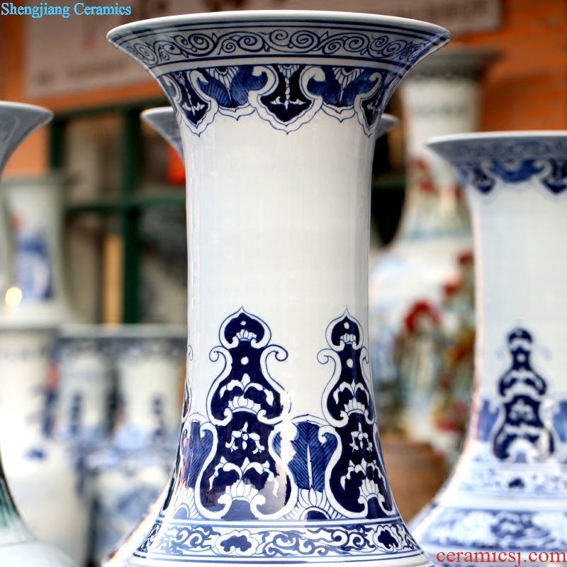 Jingdezhen blue and white porcelain has a long history in the hand-painted ceramic vases, sitting room of Chinese style of large household furnishing articles