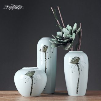 Modern Chinese style simple ceramic flower vase continental creative living room dried flowers, household soft adornment is placed