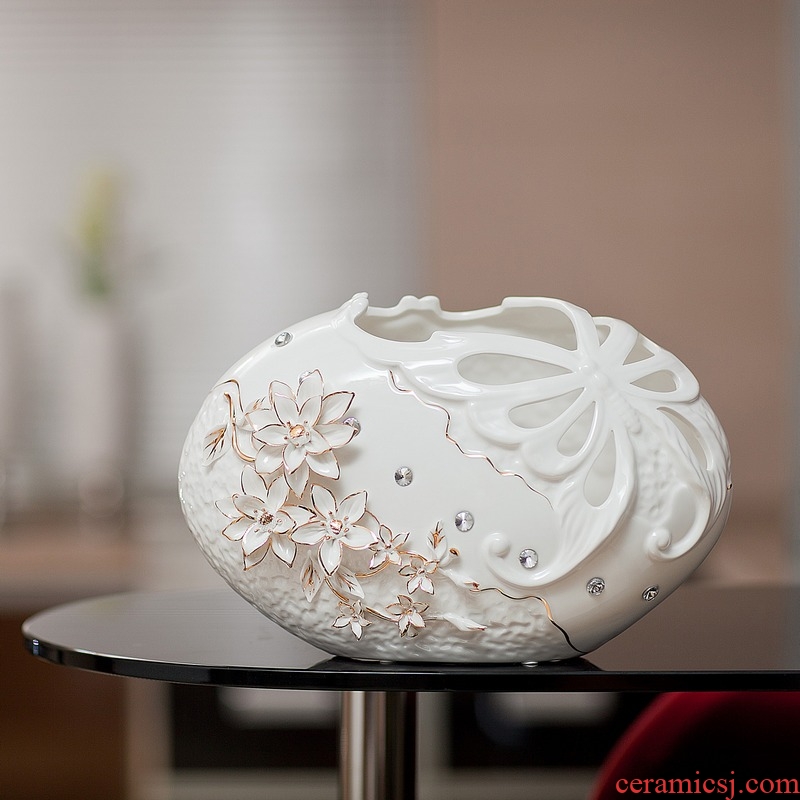 Creative ceramic vases, modern household adornment handicraft furnishing articles European style decoration living room table
