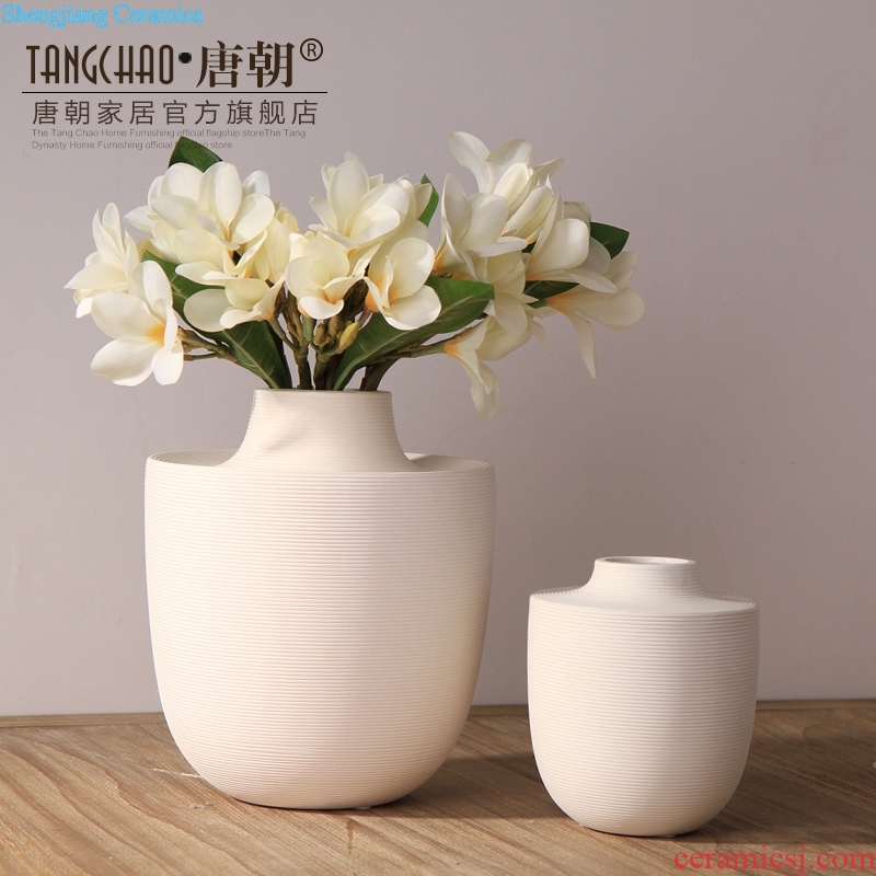 The tang dynasty white ceramic flower vases furnishing articles contemporary and contracted fashion household soft adornment sitting room office