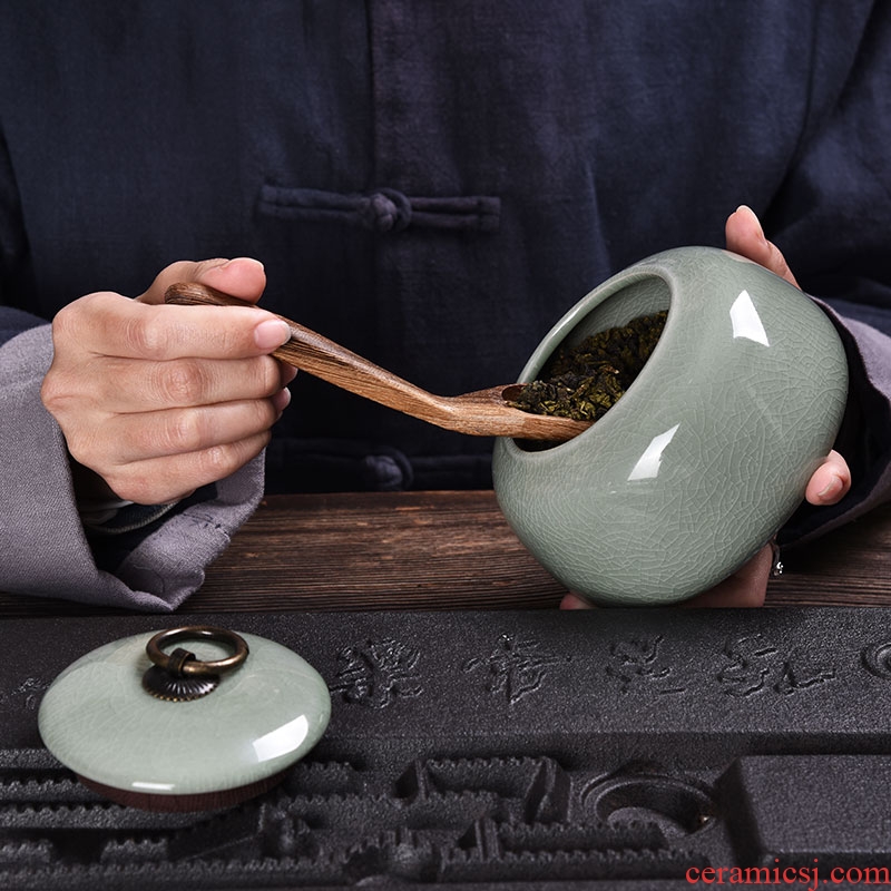 Caddy HaoFeng elder brother kiln ceramic seal tank storage tanks tieguanyin store receives puer tea pot of gift boxes