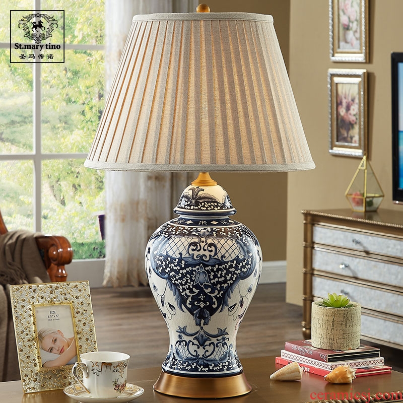 The copper decoration new classic ceramic Chinese style table lamp of bedroom the head of a bed ice to crack the Chinese blue and white porcelain wind sitting room desk lamp