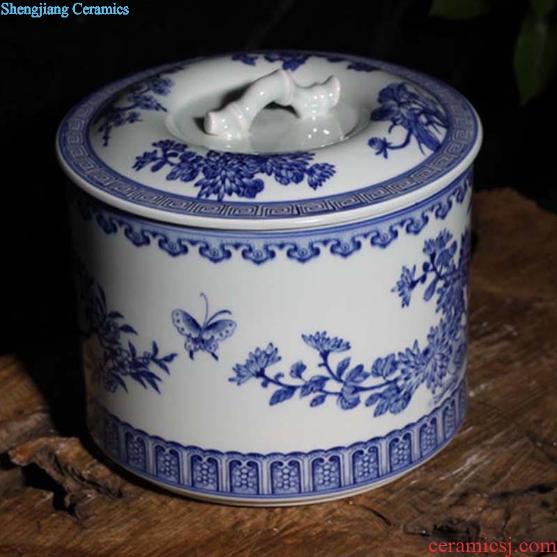 Jingdezhen blue and white hand straight 10 jins ceramic cover pot blue butterfly storage tank is Chinese style furnishing articles
