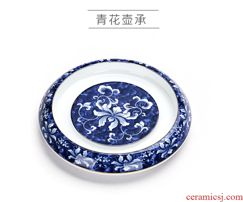 Old looking, blue and white CiHu bearing kung fu tea accessories ceramic pot dry foam tray of Japanese tea ceremony dry foam