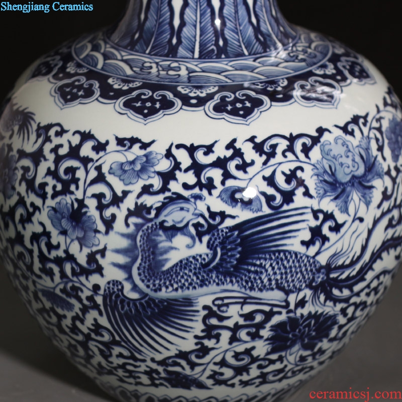 Longfeng grain blue and white tree hand-painted hand-painted longfeng grain blue and white porcelain vase atmosphere