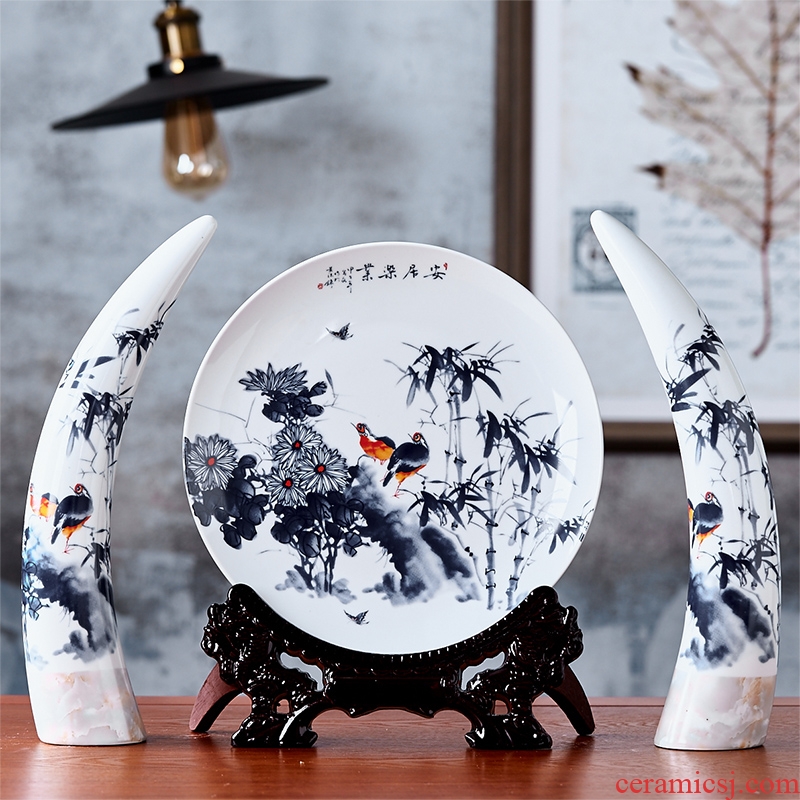 Jingdezhen ceramic vase ivory house wine TV ark ceramic furnishing articles furnishing articles sitting room decorative arts and crafts