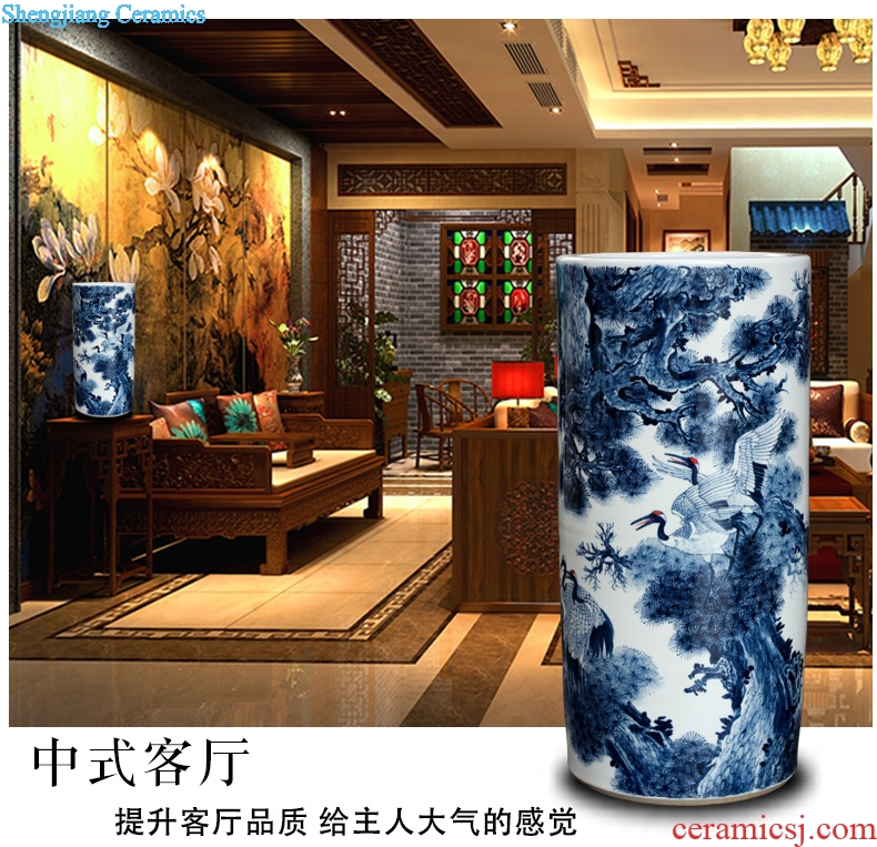 Blue and white porcelain of jingdezhen ceramic hand-painted pine crane live ground quiver sitting room of Chinese style household furnishing articles and calligraphy cylinder