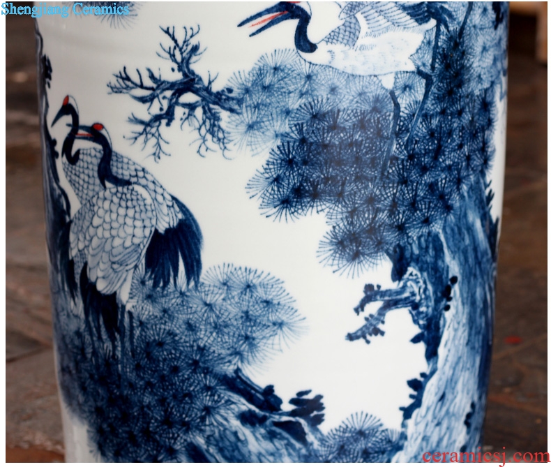 Blue and white porcelain of jingdezhen ceramic hand-painted pine crane live ground quiver sitting room of Chinese style household furnishing articles and calligraphy cylinder