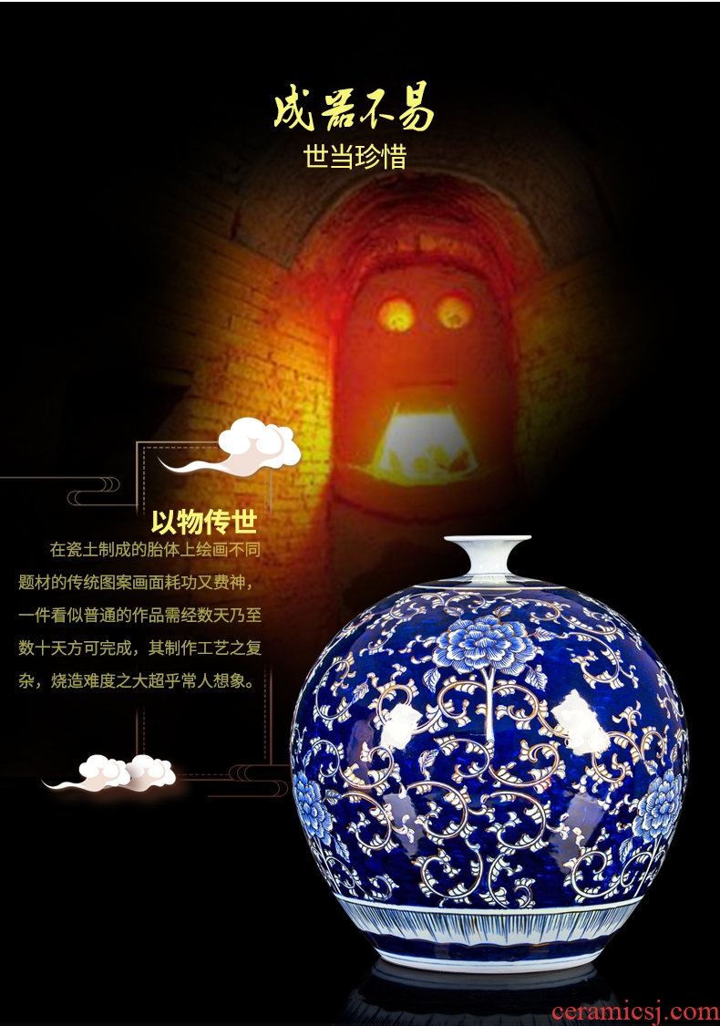 Jingdezhen ceramic masters hand-painted paint pomegranate bottles of blue and white porcelain Chinese style decorates porch place large living room