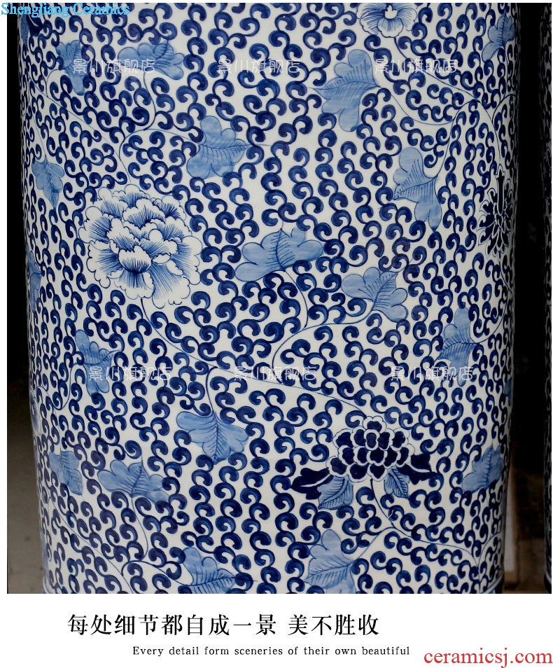 Jingdezhen ceramic of large vases, sitting room of Chinese style household furnishing articles hand-painted of blue and white porcelain lotus flower vase of porcelain of admiralty