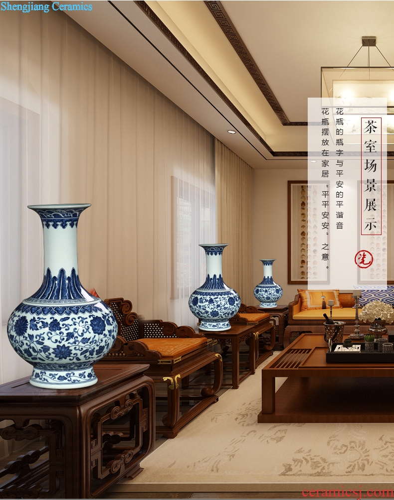 Jingdezhen ceramics vase blue and white porcelain sitting room of Chinese style household adornment porch furnishing articles furnishing articles