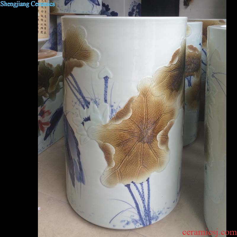 Jingdezhen high-pressure quiver bird is big sitting room display hand-painted lotus lotus flower carving straight umbrella vase