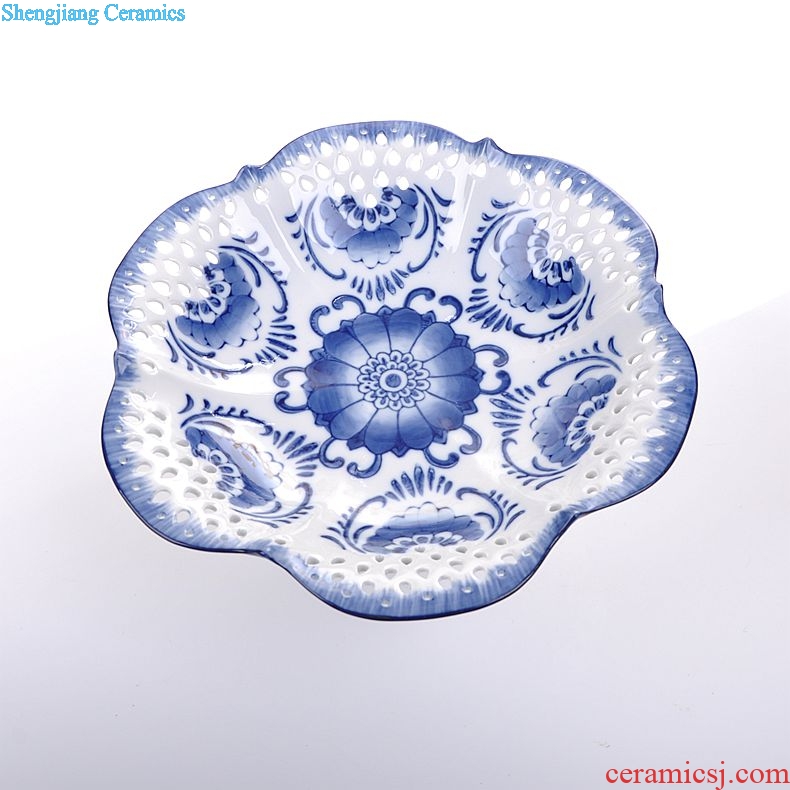 Jingdezhen ceramics new Chinese blue and white compote hollow out creative European fruit Lou empty carving decoration decoration