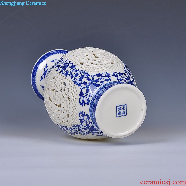Furnishing articles fashion scene, jingdezhen ceramic vase hollow out blue and white porcelain porcelain vase, home furnishing articles arts and crafts
