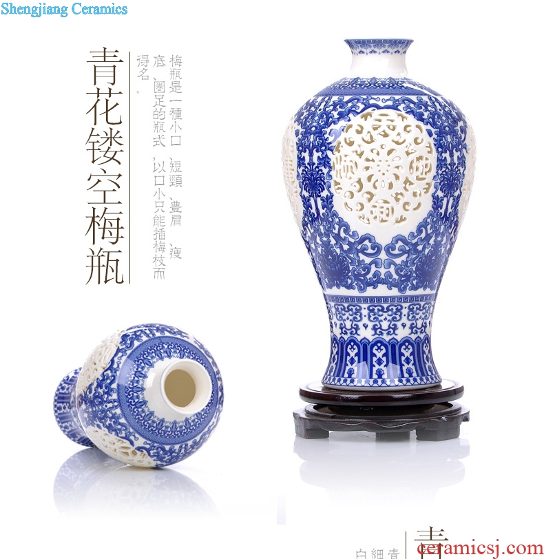 Jingdezhen ceramics ivory and exquisite hollow out of blue and white porcelain vase classical modern household act the role ofing is tasted furnishing articles in the living room