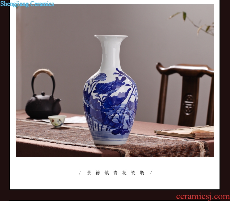 Fang city palace of jingdezhen ceramic antique relief of blue and white porcelain vases, household decoration is a sitting room adornment handicraft